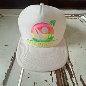 Vintage California Mesh Snapback Trucker Hat Pastel Palm Trees 80s 90s Pink